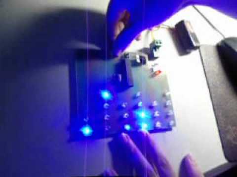 BinaryClock-Pic16F873.AVI