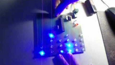 BinaryClock-Pic16F873.AVI