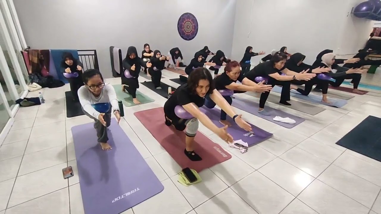 Pembentukan tubuh dengan pilates di Kania happy 