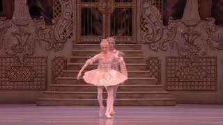 Yasmine Naghdi and Cesar Corrales in The Nutcracker | Royal Opera House | Night at the Ballet