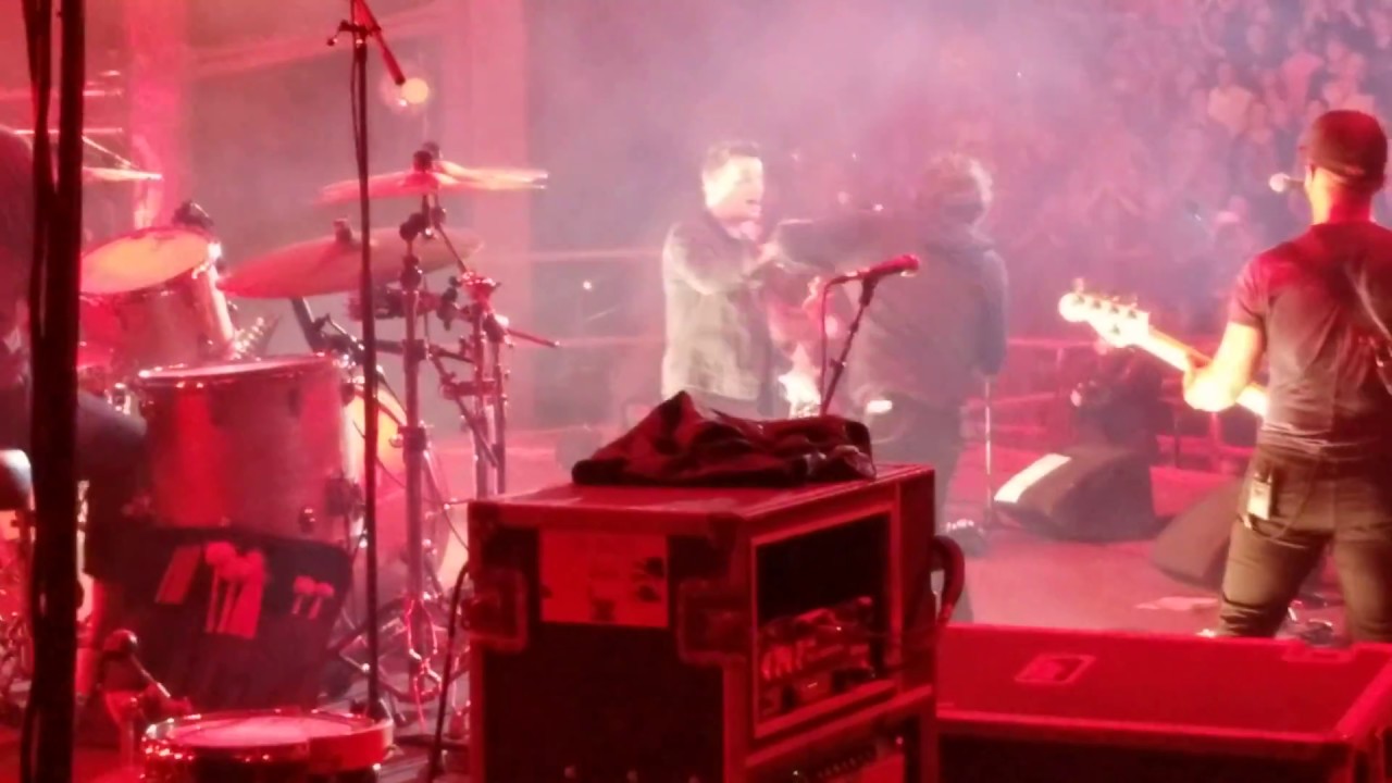 OAR - Red Rocks - Sunday Bloody Sunday - YouTube