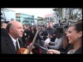 2013 AMA Red Carpet   Kevin O&#39;Leary Jams &amp; Folds his Fender Voyage Air