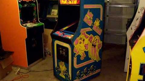 1981 Bally/Midway Ms. PacMan Video Arcade Game Machine