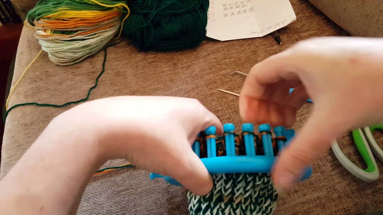 How to knit socks on a loom