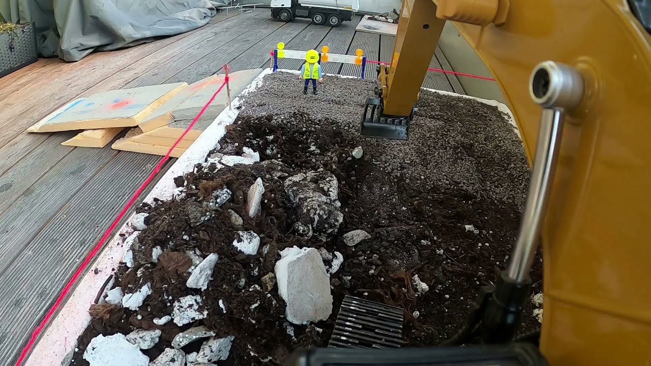 Das verwahrloste Grundstück #8 | Der Rückbau der Baustraße kann beginnen! | LionBau