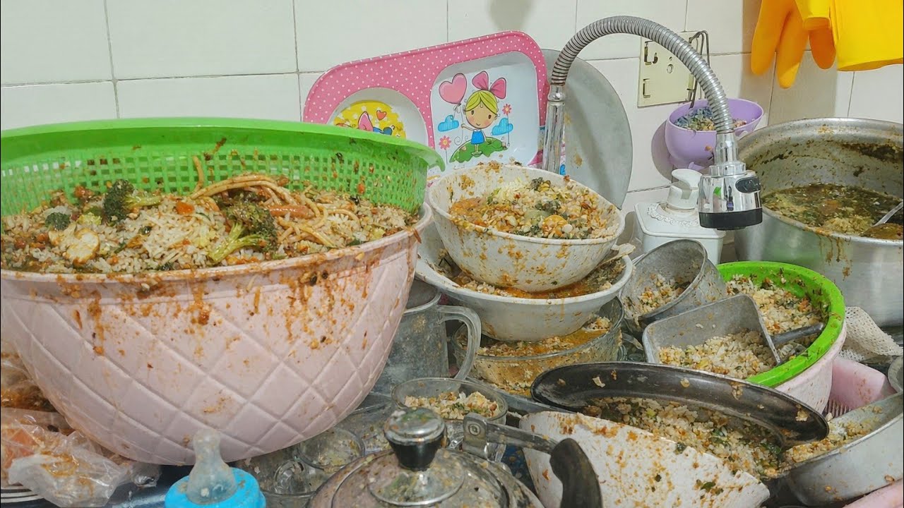 Washing Dishes - 🚿🍽🧼 Wanna see!🤔 How I cleaned all these dirty dishes 😯 asmr💧
