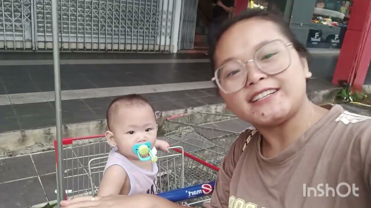 Makan ice cream momoyoo selepas beli durian