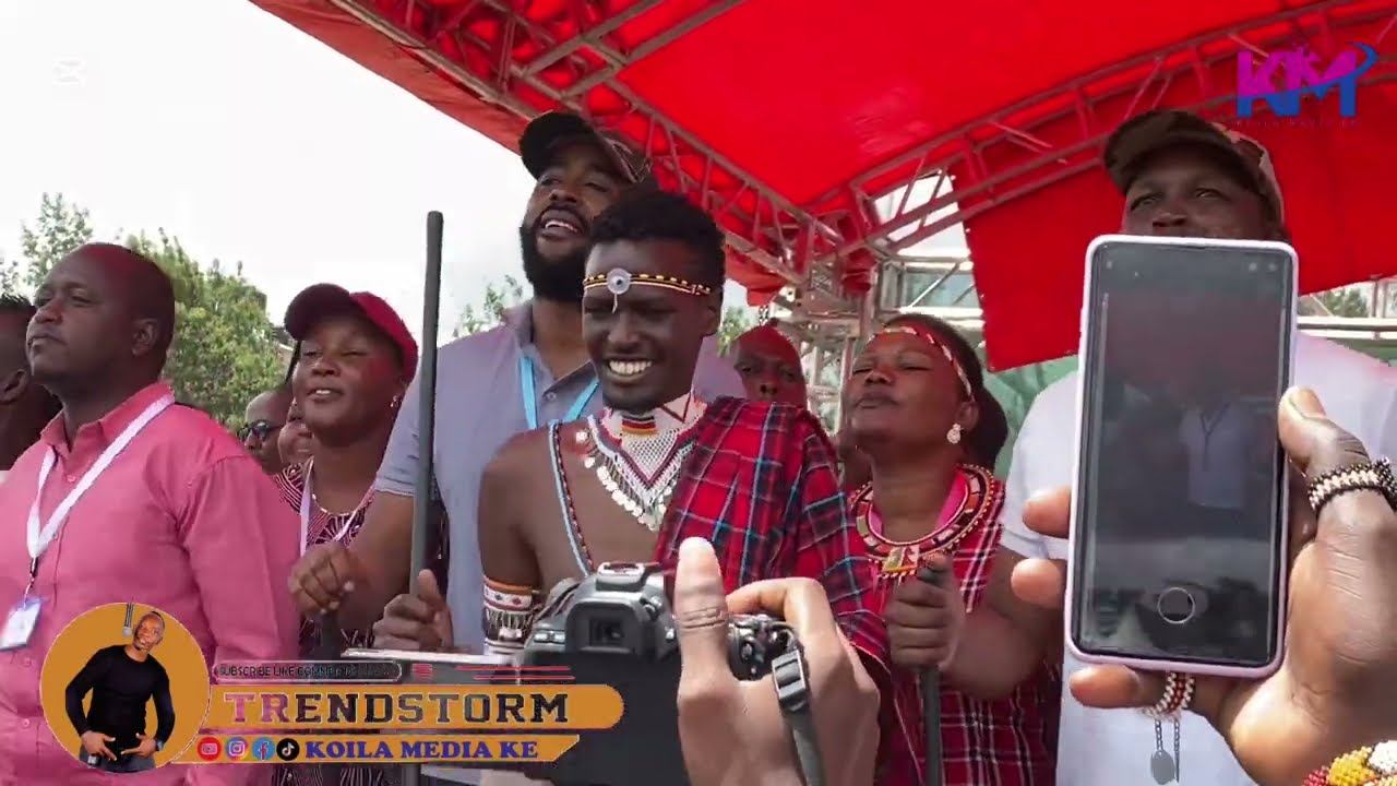 SHOCK SAMBURU GOVERNOR SHOWERS PILAZ PILONJE WITH MONEY ON STAGE