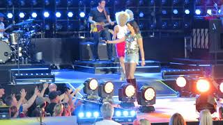 Tailgate Watch: Little Big Town performs the Summer Anthem "Pontoon"