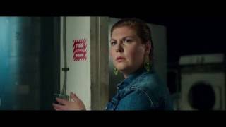 CUANDO LAS LUCES SE APAGAN - Switch 30" (Doblado) - Oficial Warner Bros. Pictures