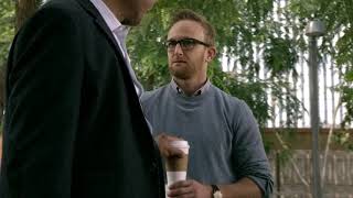 Detective Robertson disposes his coffee cup via Scott Anderson (Bosch)