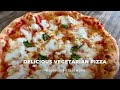 Delicious Vegetarian Pizza - Neapolitan Pizza at Home