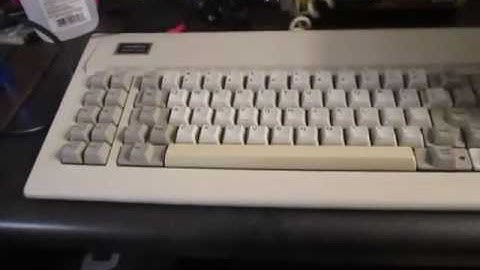 Mr. Robot Shop - Tandy 1200 TRS-80 Radio Shack VM5 Monochrome