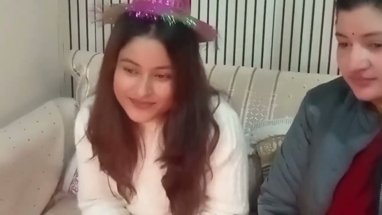 हमें तो बस बहाना चाहिए और नए साल की शुरुआत ऐसे ही होनी चाहिए 🎊💐🥳🎁🎉