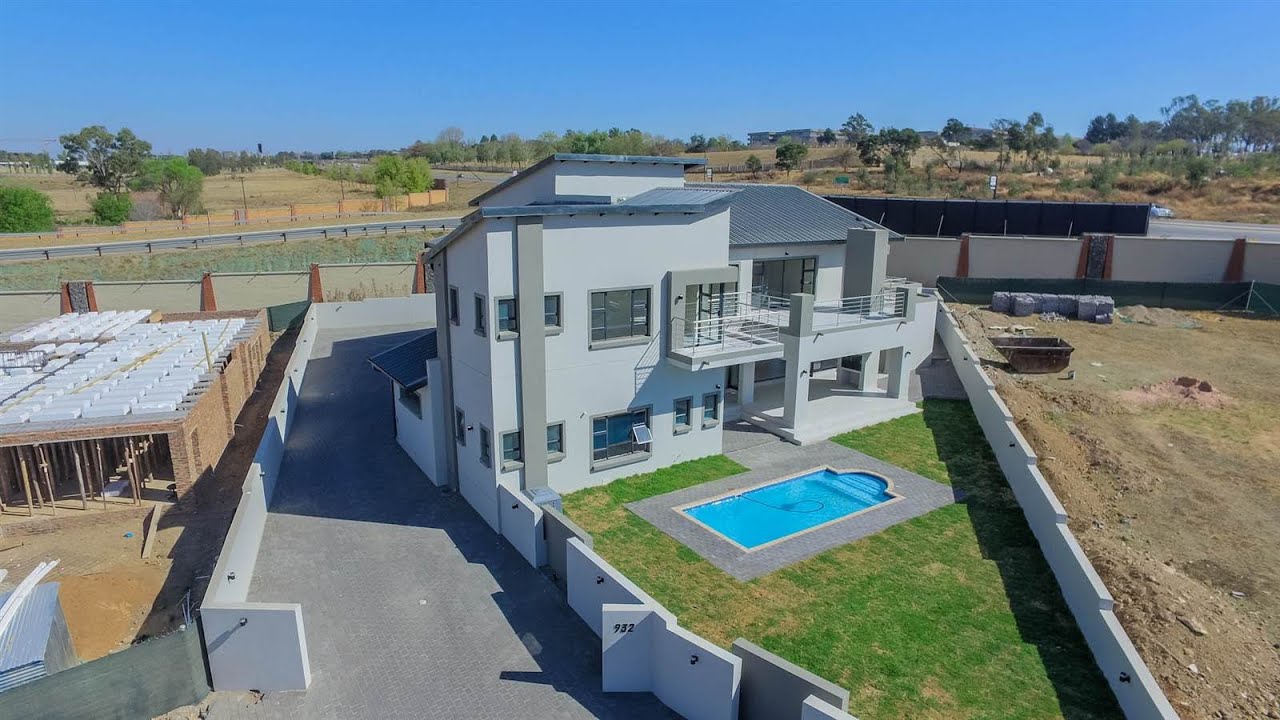 5 Bedroom House for sale in Gauteng Midrand Waterfall Estate 932