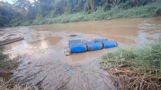 ÁGUAS DO PARANÁ EM FÚRIA, BALSA NÃO AGUENTO E TOMBOU