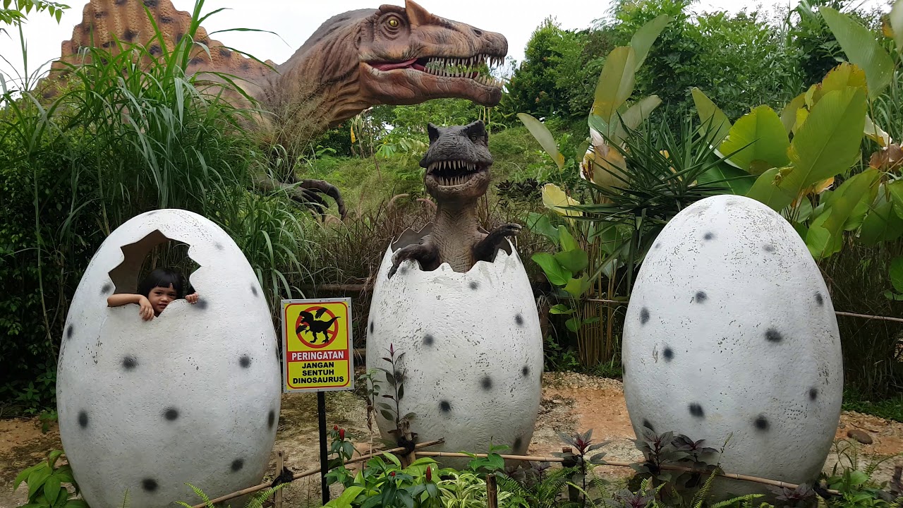 Petualangan dinosaurus TMII - YouTube