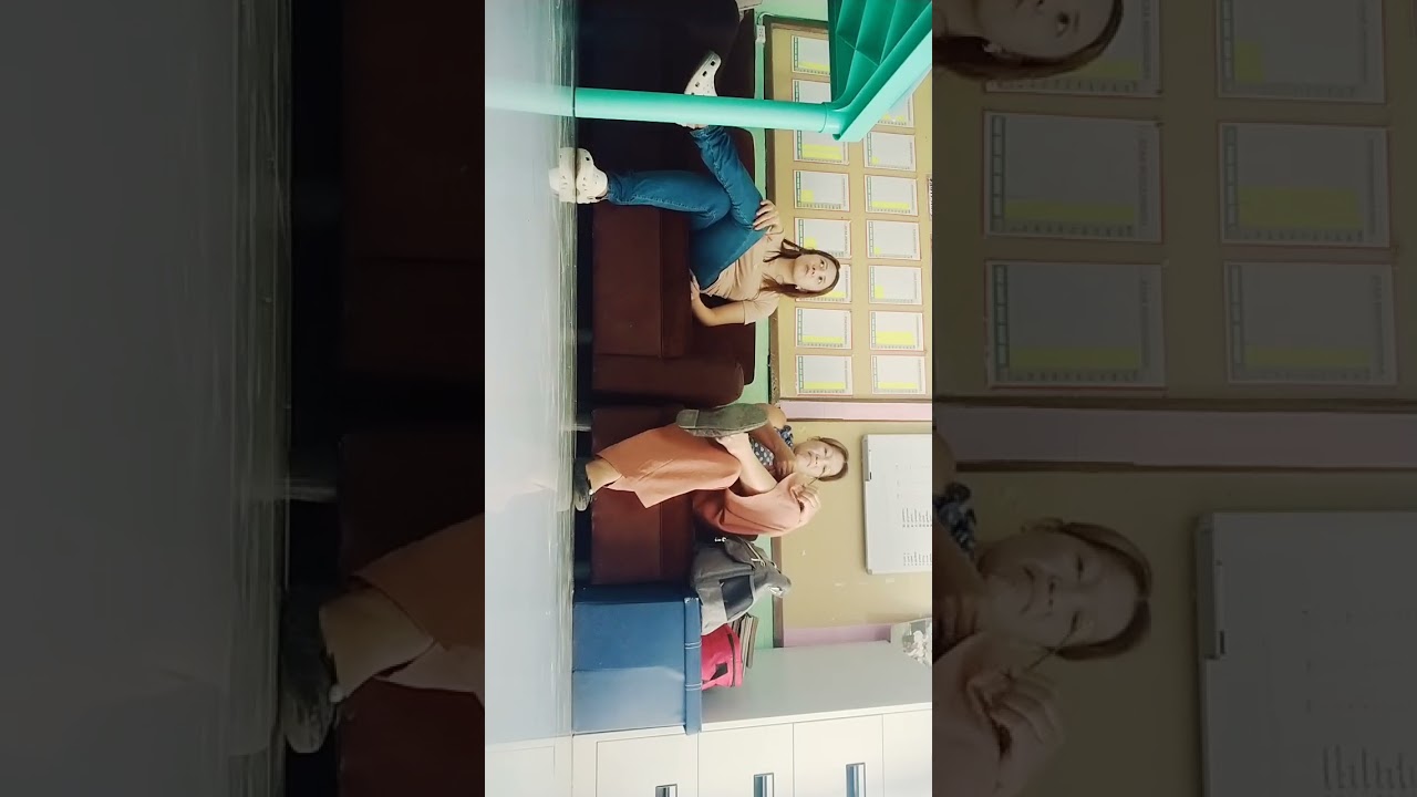 #останьтесьнедолго