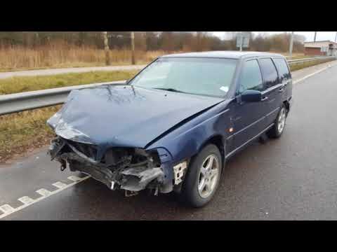 Volvo V70 vs truck. Volvo V70 crash