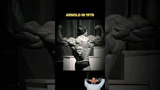 ARNOLD IN 1975 🥶MR OLYMPIA CHAMPION🏆OLD BODYBUILDER 👑BODYBUILDING⛔ #arnoldschwarzenegger#shorts#fyp