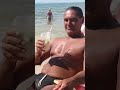 ¡Muy relajado en canas vieiras!
