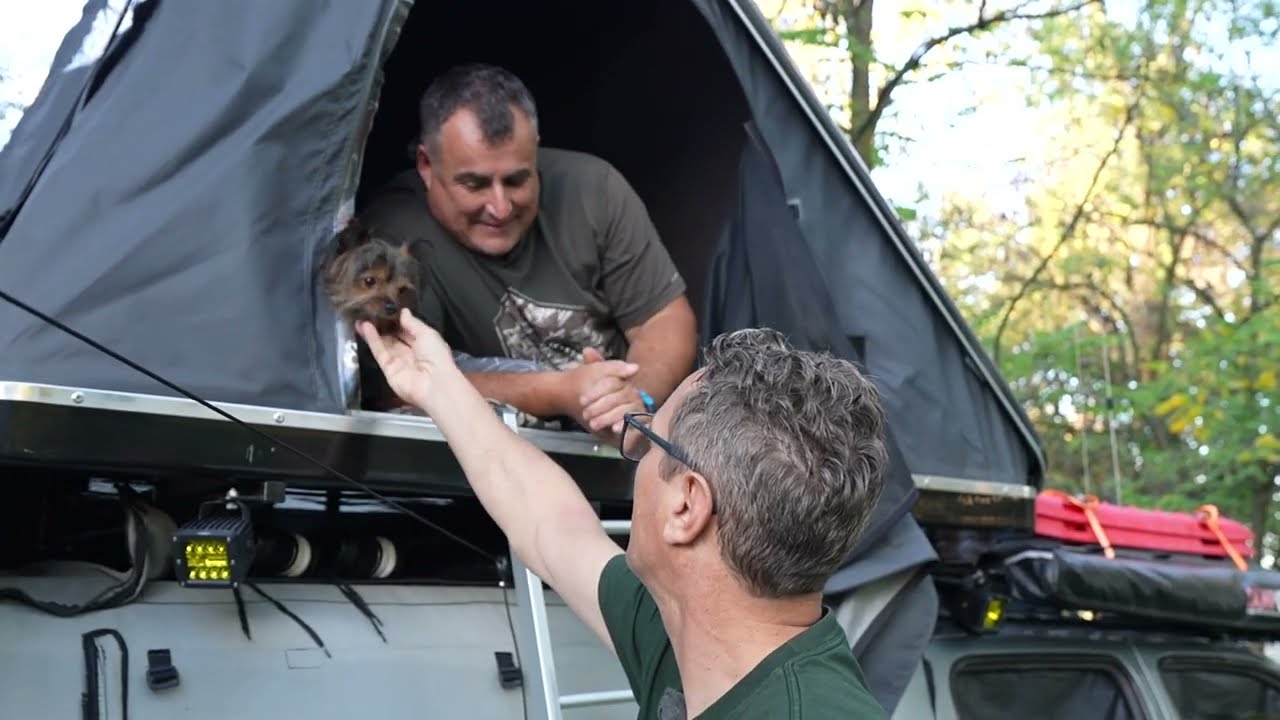 σκηνή οροφής με όλες τις ανέσεις
