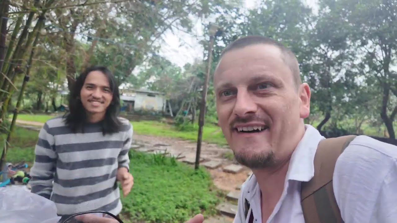 Renting a Wooden House in MIDDLE OF NOWHERE in Vietnam