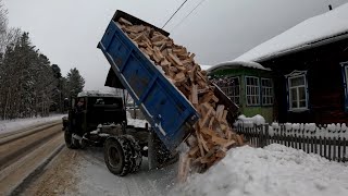 Зил-130 трудный зимний запуск! Чуть не угробили мотор! Доставка дров!