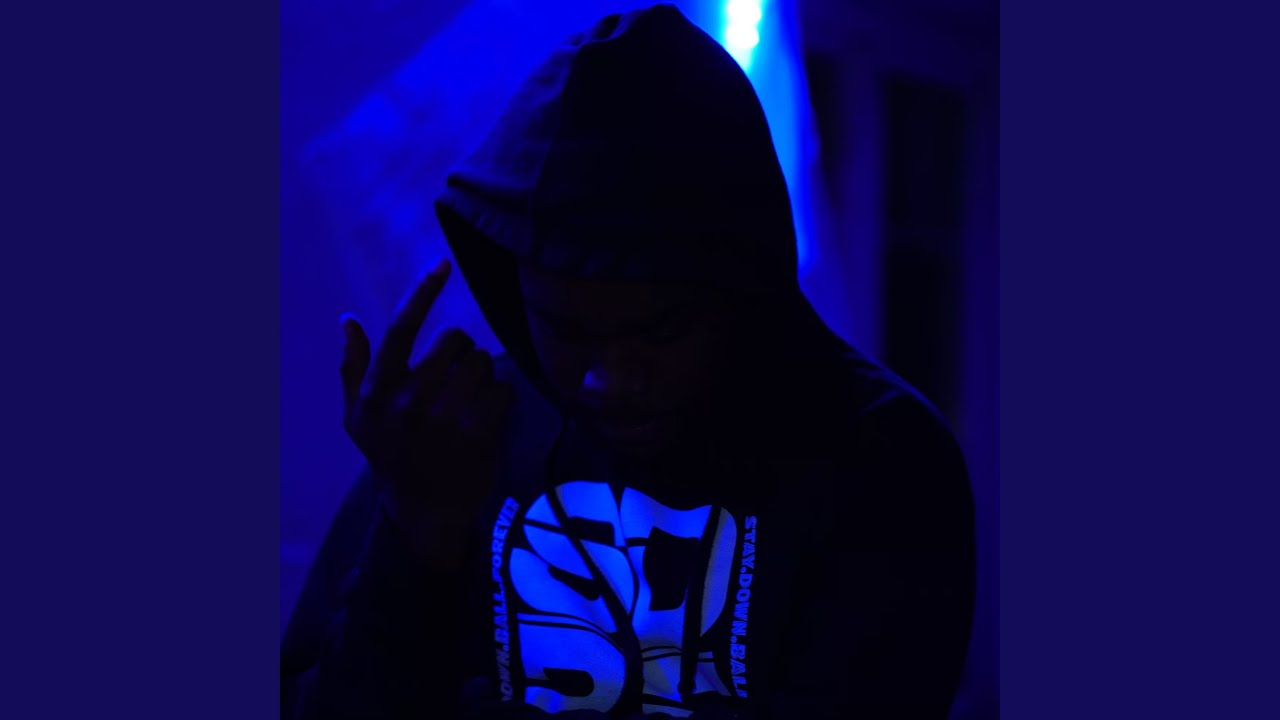 Guarda Dancing With My Demons (feat. Myl) su YouTube Guarda Dancing With My Demons (feat. Myl) su YouTube