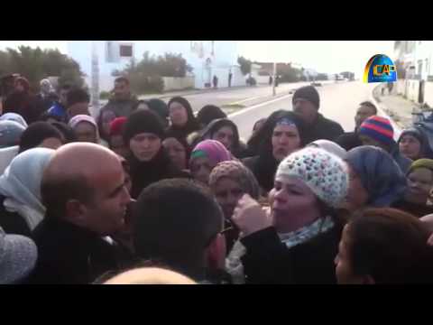 امام كثرة حوادث المرور القاتلة احتجاج و غلق للطريق السريعة من قبل اهالي سيدي معمر الحمامات