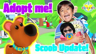 Ryan babysits Scooby and Daddy on Adopt Me Roblox! Unlocked flying Scooby mission