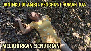 GIVING BIRTH ALONE || My fetus was taken by the old house's inhabitant - SHORT FILM