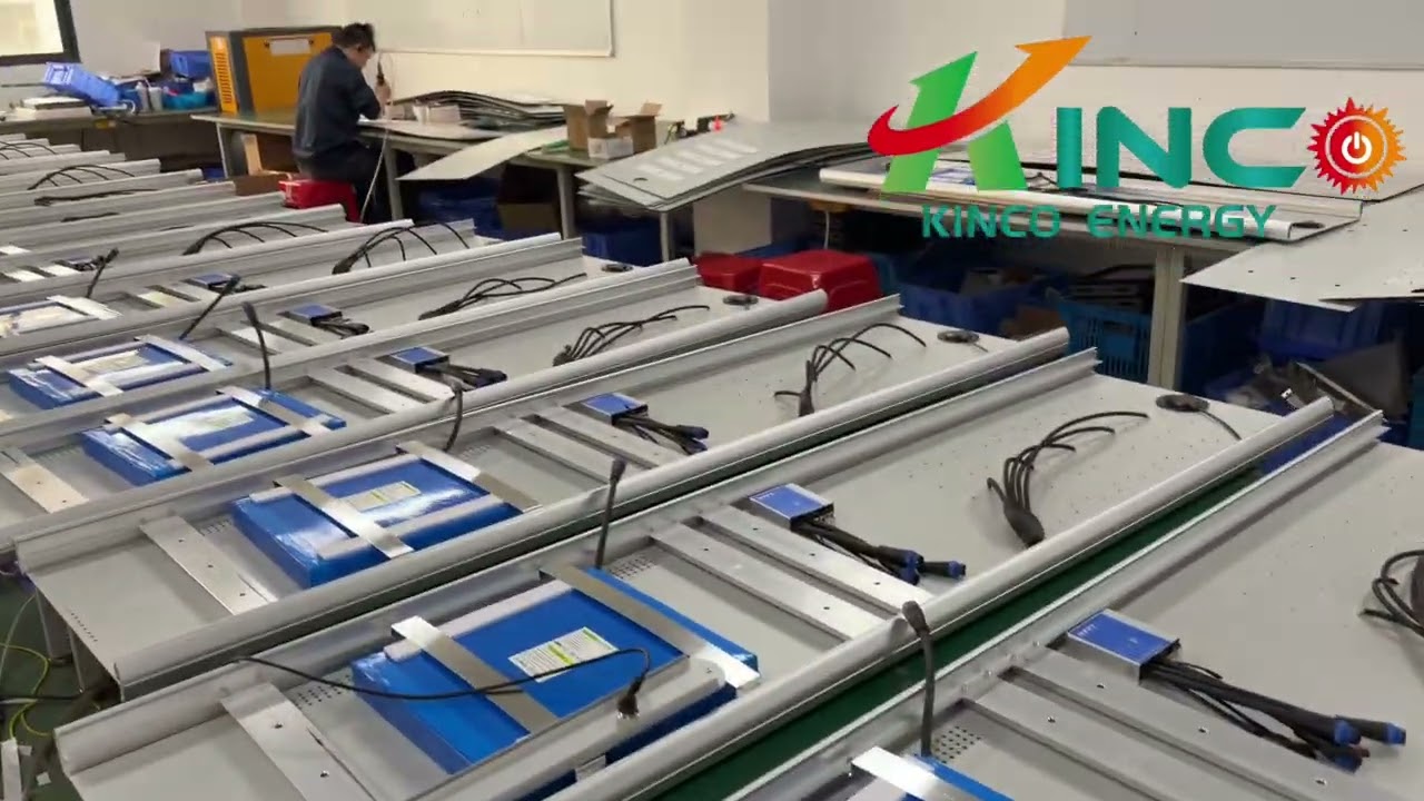 120W solar street lamp☀️Install the battery🔋 www.kinco-energy .com