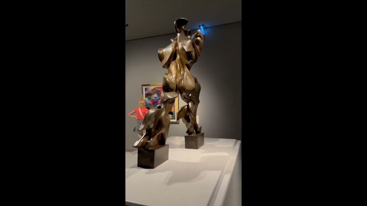 Forme uniche della continuit&agrave; nello spazio | Umberto Boccioni #futurismo #arte