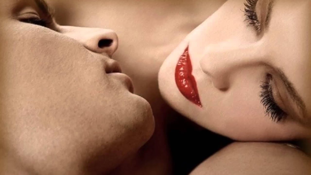 Вишня вкусом на губах твоих. Соблазнительные губы. Любимые губы. Поцелуи. Поцелуй твоих губ.