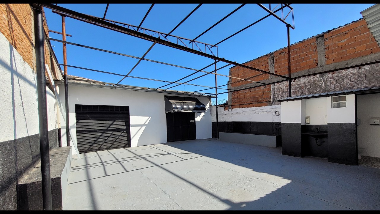 Galpão com pátio 📲WHATS 11971456707 - ALUGUEL 2.600 - Salto, SP - Av. dos Trabalhadores