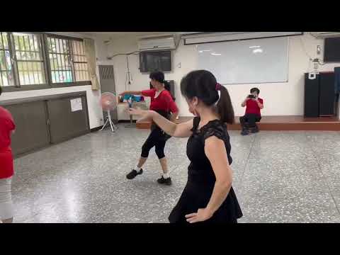 2023/8/11-德華背面示範「月兒像檸檬」