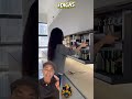 Esse armário suspenso desce as prateleiras com apenas um clique. Siga Sr Solução