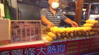 Taiwan Kaohsiung: Ruifeng Night Market 台湾高雄市：瑞豐夜市