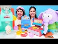 Play Doh video. Fil Necati ve maymuncuk için muzlu milkshake ve tatlı yapıyoruz. Kafe oyunu