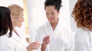 TV-reclame waarin iemand een deuntje fluit: Dove Deeply Nourishing Body Wash TVC