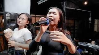 SEDINGIN SALJU - Arneta Ira   Silvia Dwiyanti || Live Musik Putra Sunda Sawawa At Angkringan Teh Ita