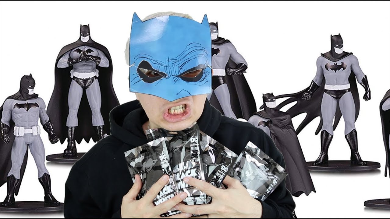 Opening 5 Batman Black And White Miniature Figures Blind Bags 