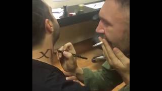 Сергей Шнуров пишет хy* на шее у Ивана Урганта (Иван Ургант vs Сергей Шнуров) Versus Battle Сергей Шнуров пишет хy* на шее у Ивана Урганта (Иван Ургант vs Сергей Шнуров) Versus Battle