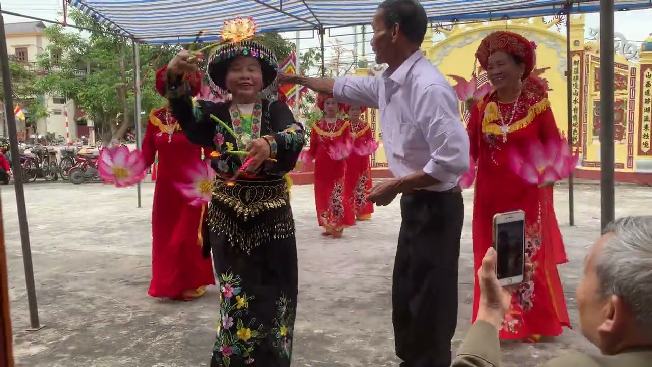 Mua văn Cô đôi Thượng Ngàn -clb Đông Hồng 1