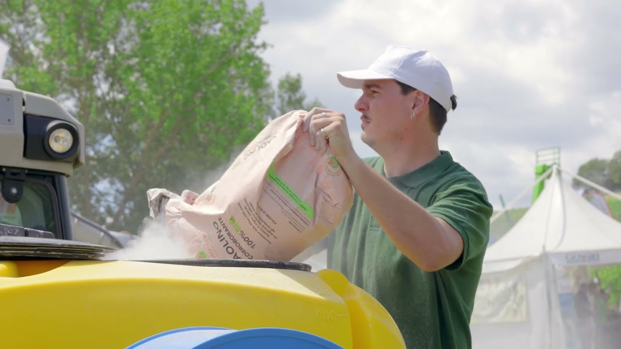 Enovitis 2024. Prova in campo con atomizzatori Martignani di Caolino e Zeolite Cubana Bioagrotech.