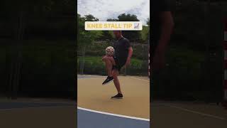 Football Freestyle Tutorial: Knee Stall