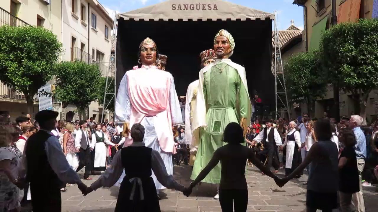 Jota vieja de Sangüesa. Arr. L. Elizalde. Banda, Coral Nora, dantzaris y Gigantes de Sangüesa.