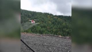 Whistleblower Captures Helicopter Spraying Weed Killers Near Workers: April 25, 2015 Resimi