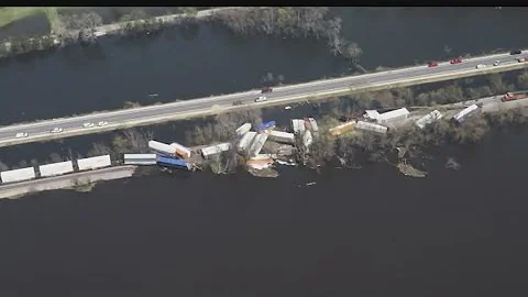 Railroads now required to tell first responders about cargo